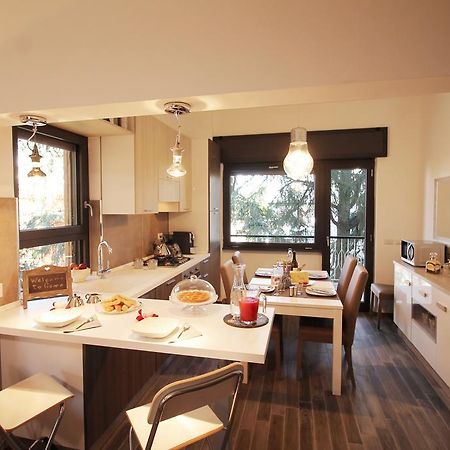 Eur Bright Spacious Terraced Apartment With Private Parking Only For Small Cars Rom Eksteriør billede