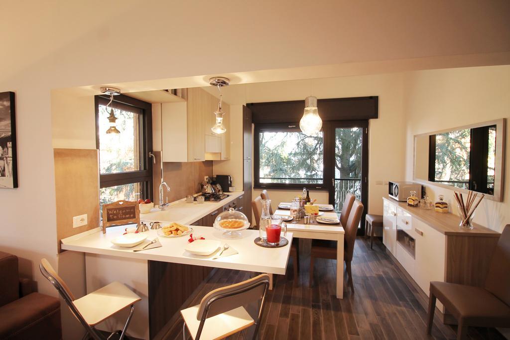 Eur Bright Spacious Terraced Apartment With Private Parking Only For Small Cars Rom Eksteriør billede