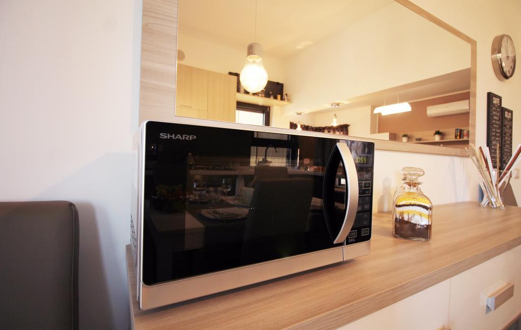 Eur Bright Spacious Terraced Apartment With Private Parking Only For Small Cars Rom Eksteriør billede