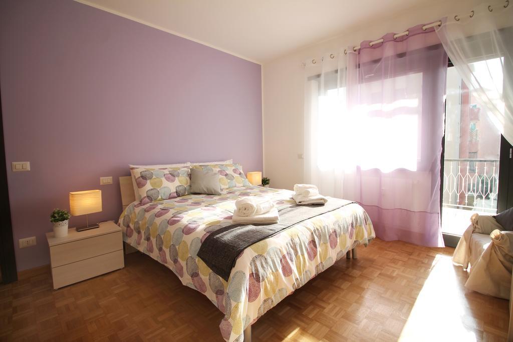Eur Bright Spacious Terraced Apartment With Private Parking Only For Small Cars Rom Eksteriør billede