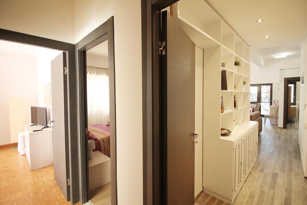 Eur Bright Spacious Terraced Apartment With Private Parking Only For Small Cars Rom Eksteriør billede