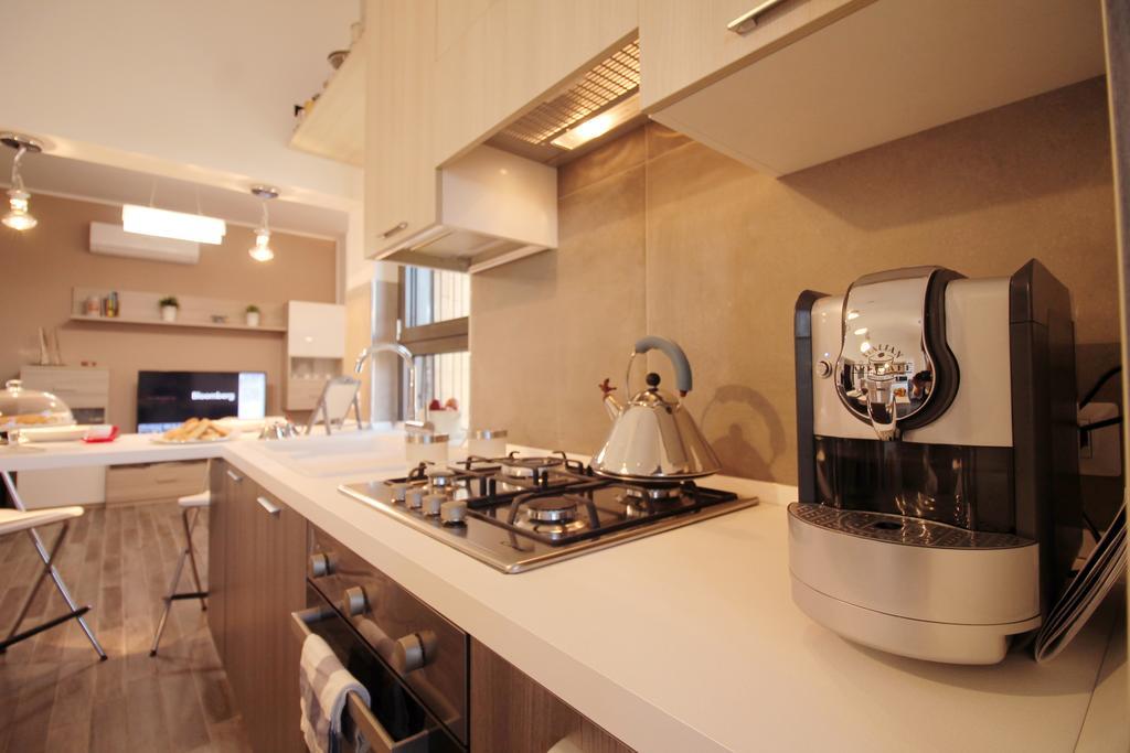 Eur Bright Spacious Terraced Apartment With Private Parking Only For Small Cars Rom Eksteriør billede